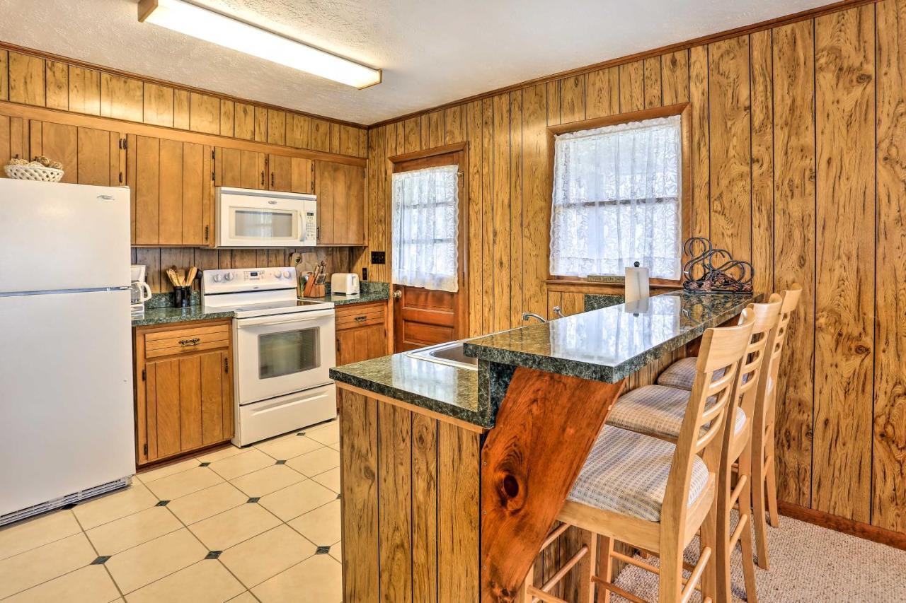 Lake Waccamaw Home With Fenced Yard And Shared Pier! Kültér fotó