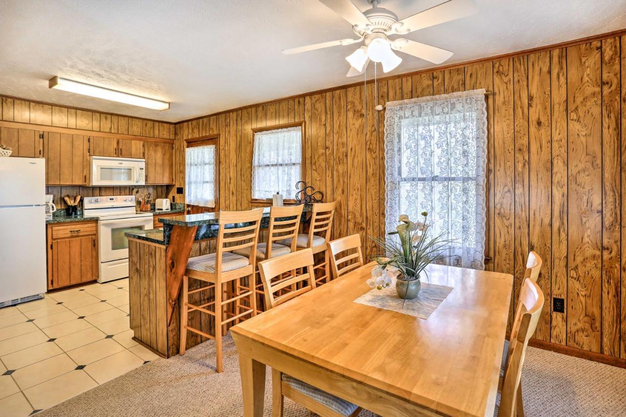 Lake Waccamaw Home With Fenced Yard And Shared Pier! Kültér fotó