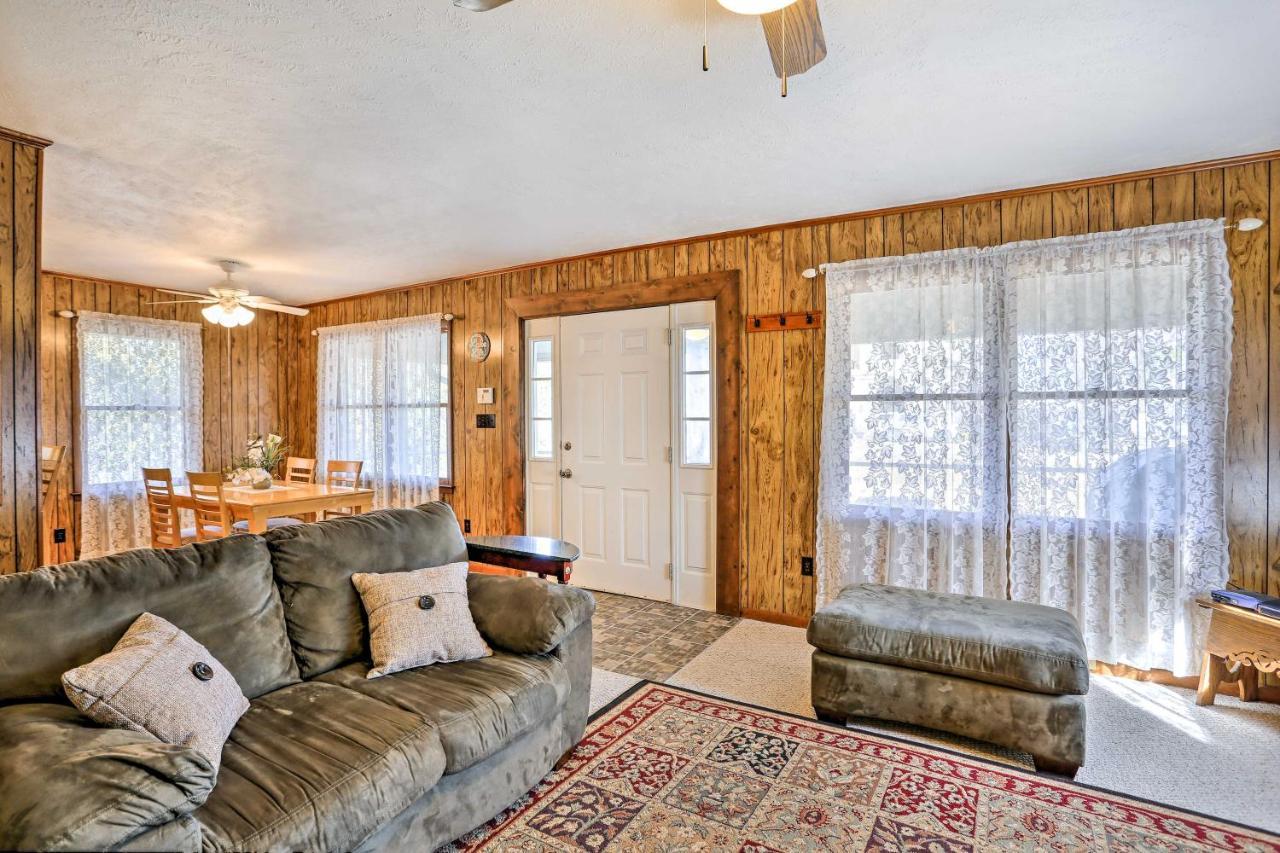 Lake Waccamaw Home With Fenced Yard And Shared Pier! Kültér fotó