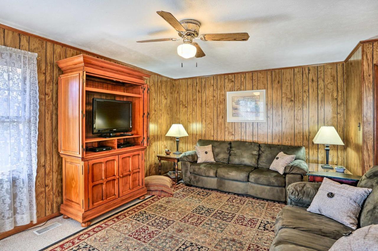 Lake Waccamaw Home With Fenced Yard And Shared Pier! Kültér fotó