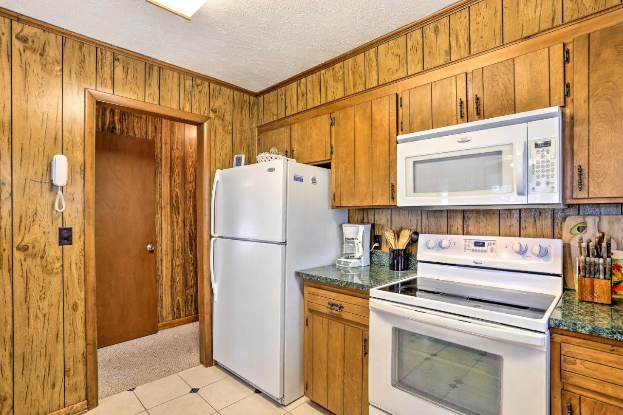 Lake Waccamaw Home With Fenced Yard And Shared Pier! Kültér fotó
