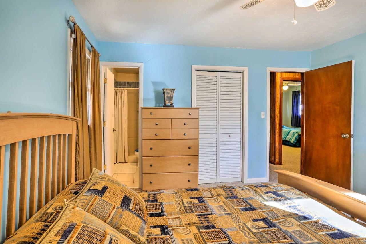 Lake Waccamaw Home With Fenced Yard And Shared Pier! Kültér fotó