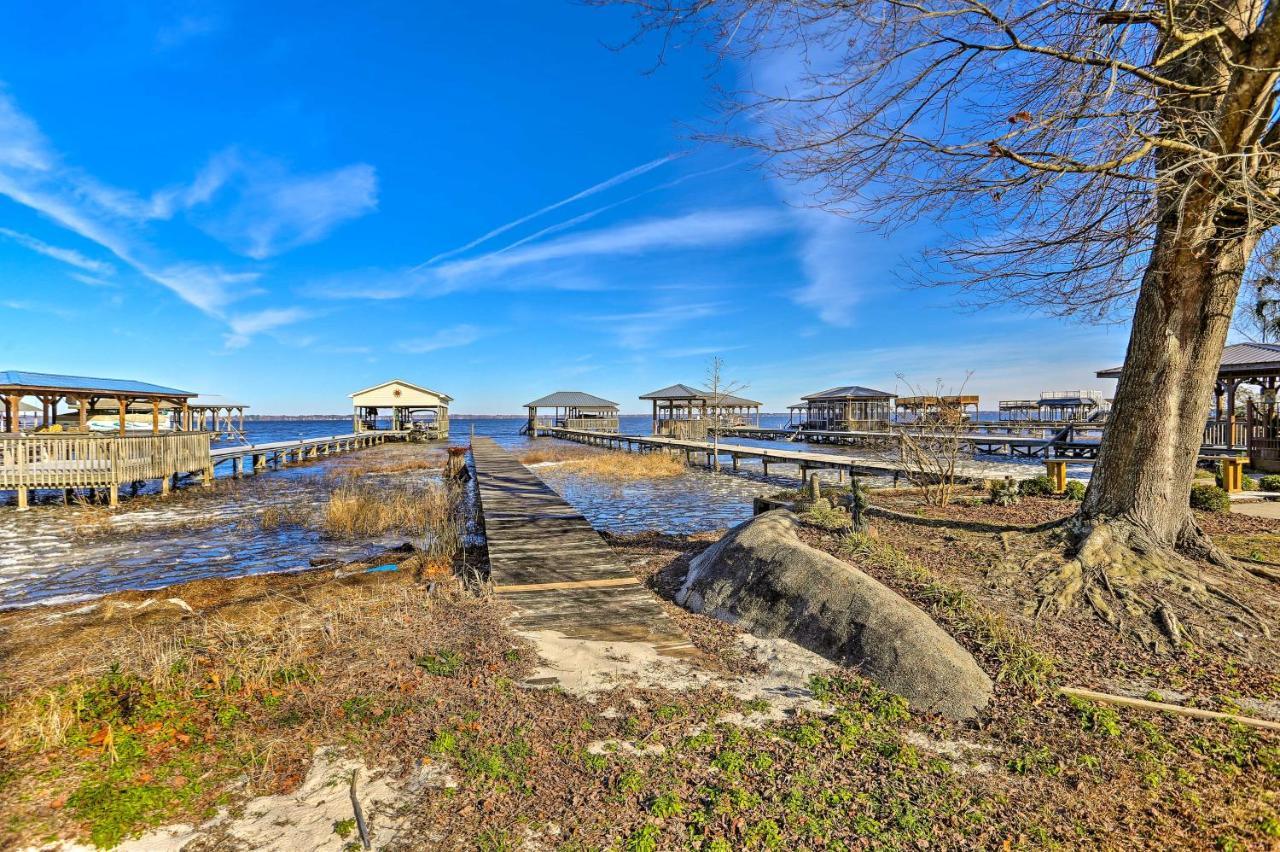 Lake Waccamaw Home With Fenced Yard And Shared Pier! Kültér fotó