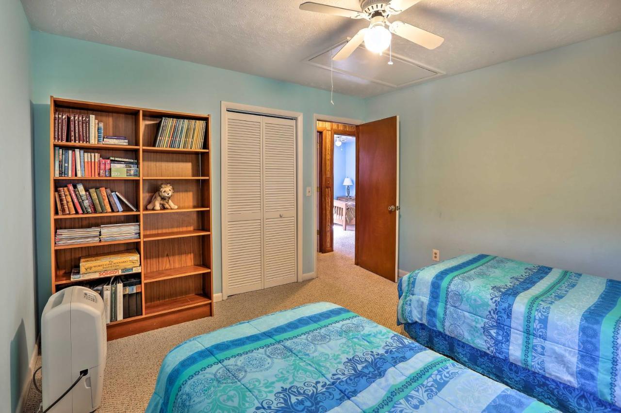 Lake Waccamaw Home With Fenced Yard And Shared Pier! Kültér fotó