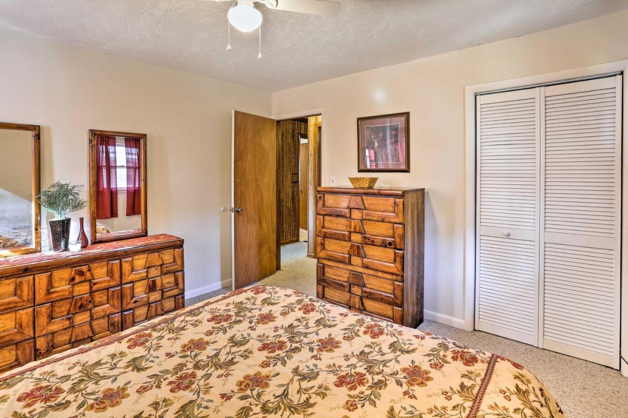 Lake Waccamaw Home With Fenced Yard And Shared Pier! Kültér fotó