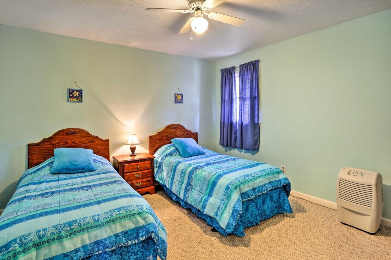 Lake Waccamaw Home With Fenced Yard And Shared Pier! Kültér fotó